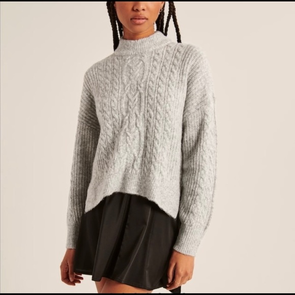 Abercrombie Mock Neck Sweater NWT - Picture 2 of 6